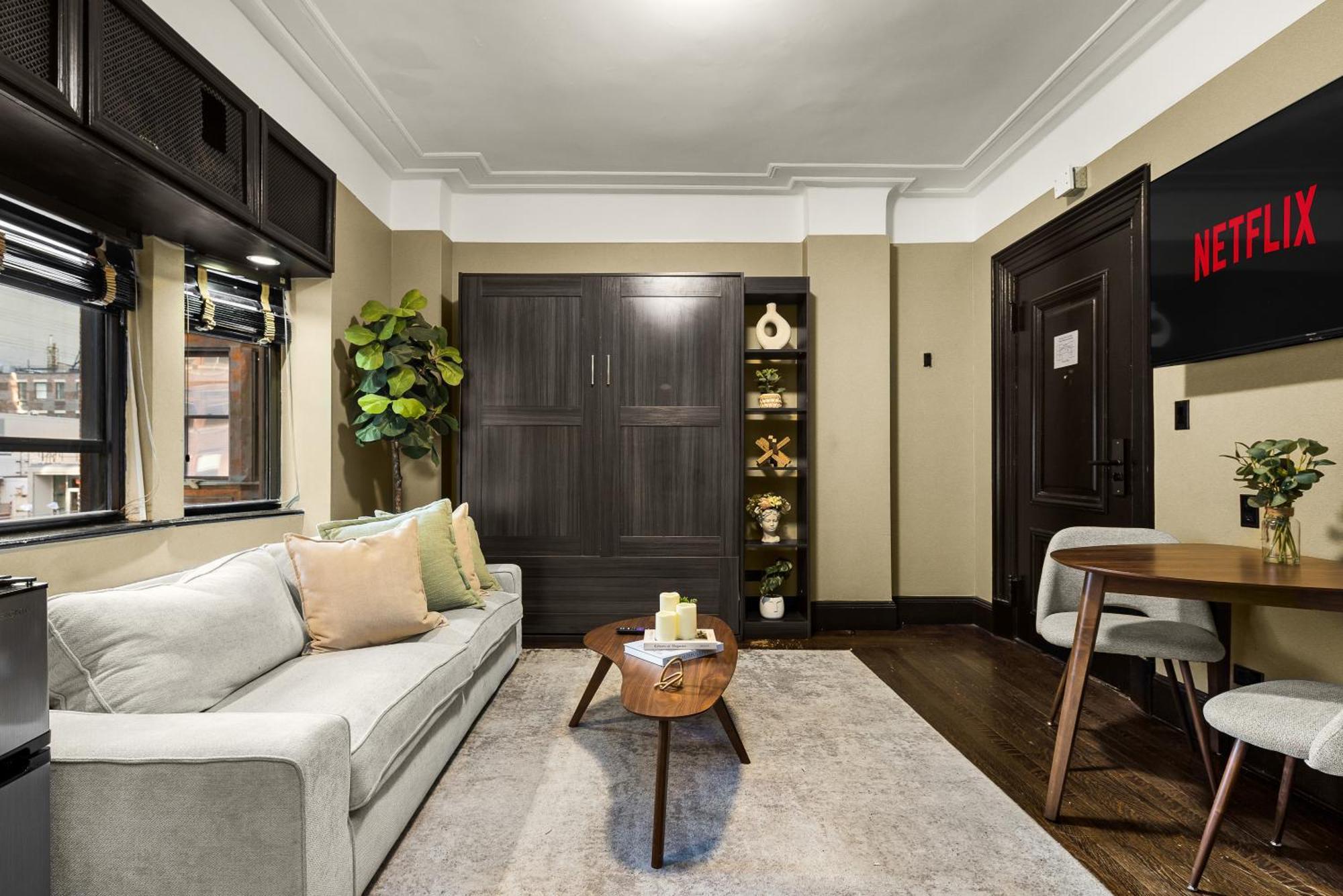 Apartment Heart Of Ny, Steps Away From Attractions