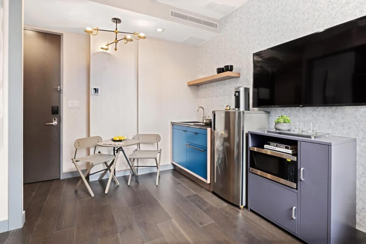 The Vibe On 5th Vibe 8750 *