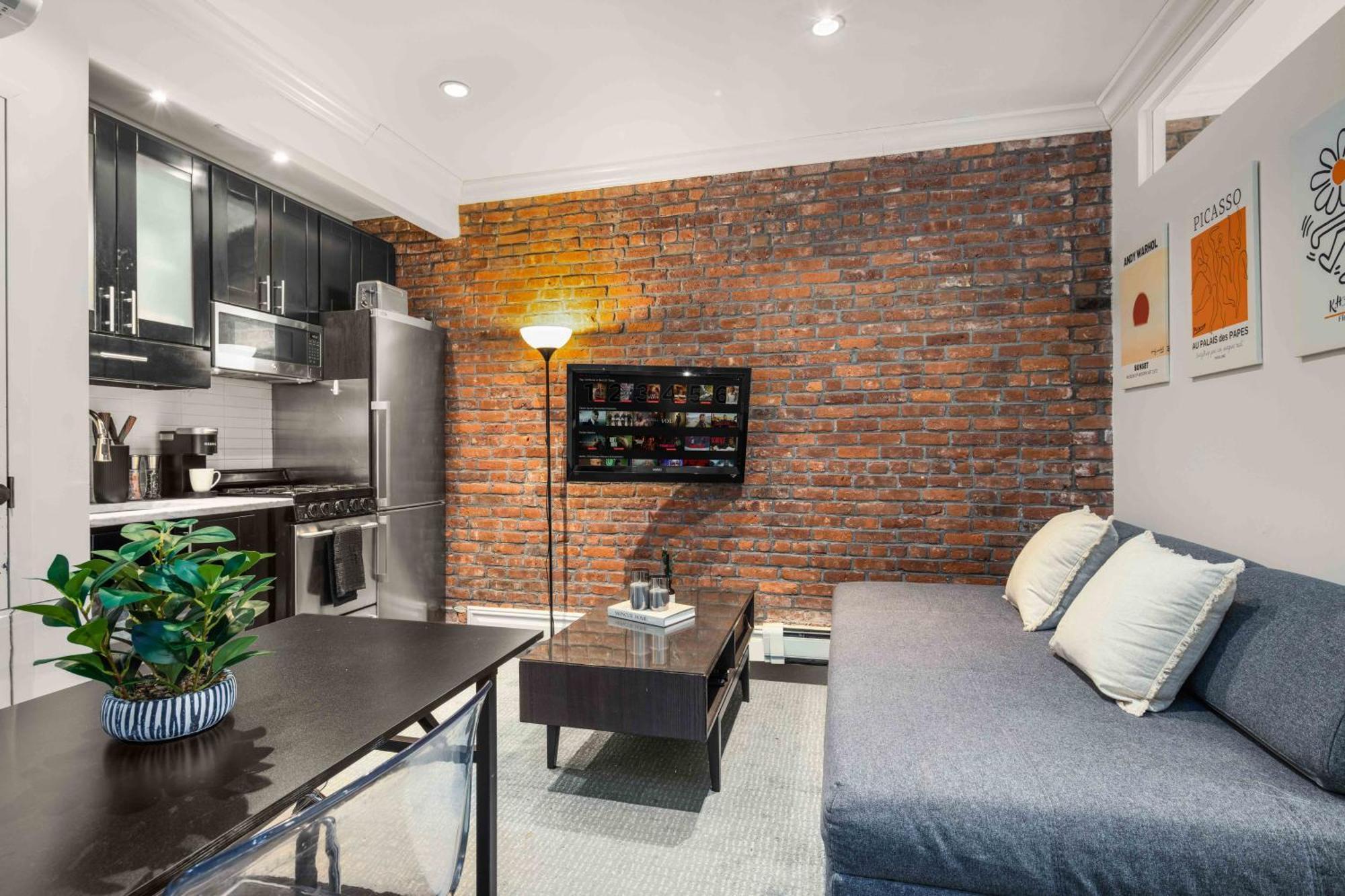 Nyc's Prime Location Upscale 2br
