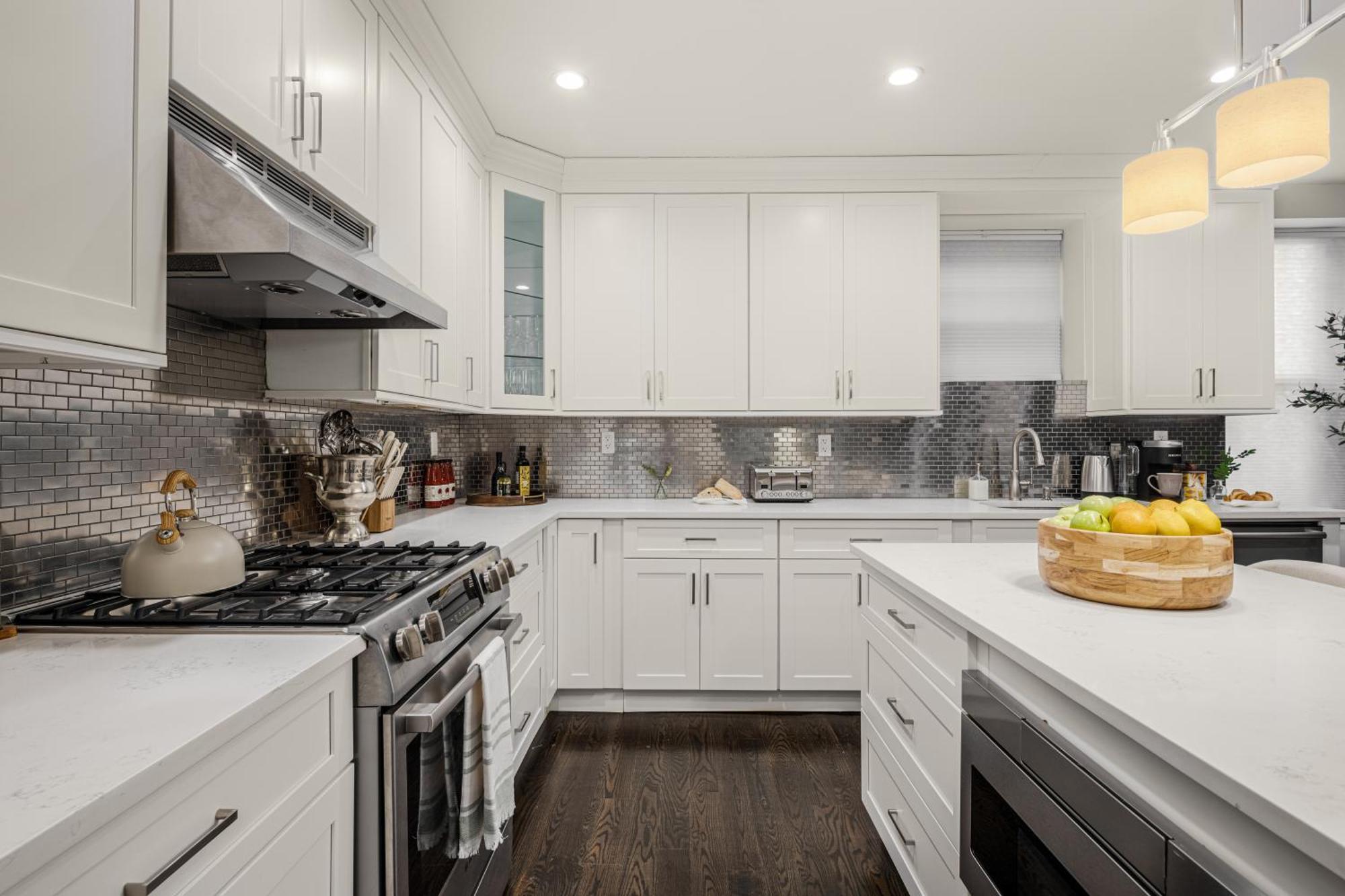 Stylish 3br Designer In Harlem With Parking Apartment New York