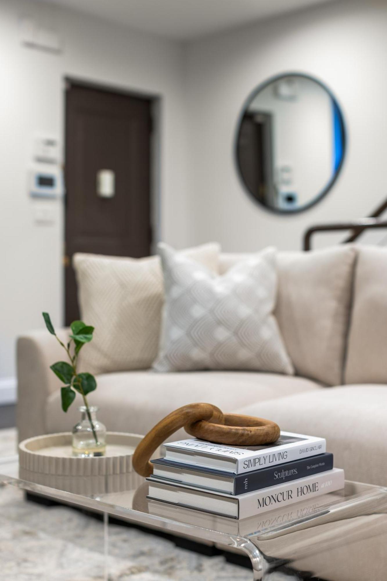 Stylish 3br Designer In Harlem With Parking Apartment *