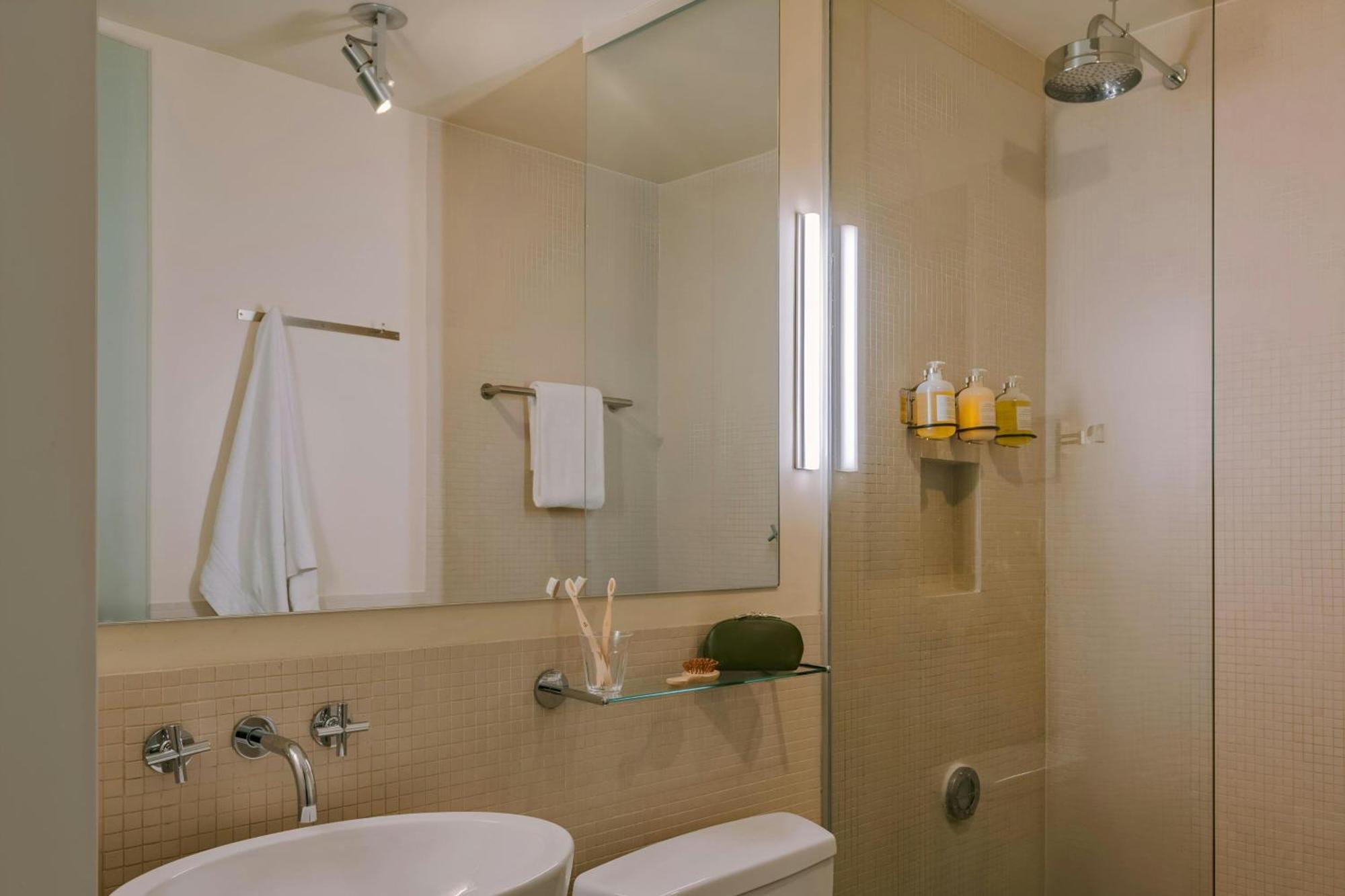 Hotel Sonder Chambers New York