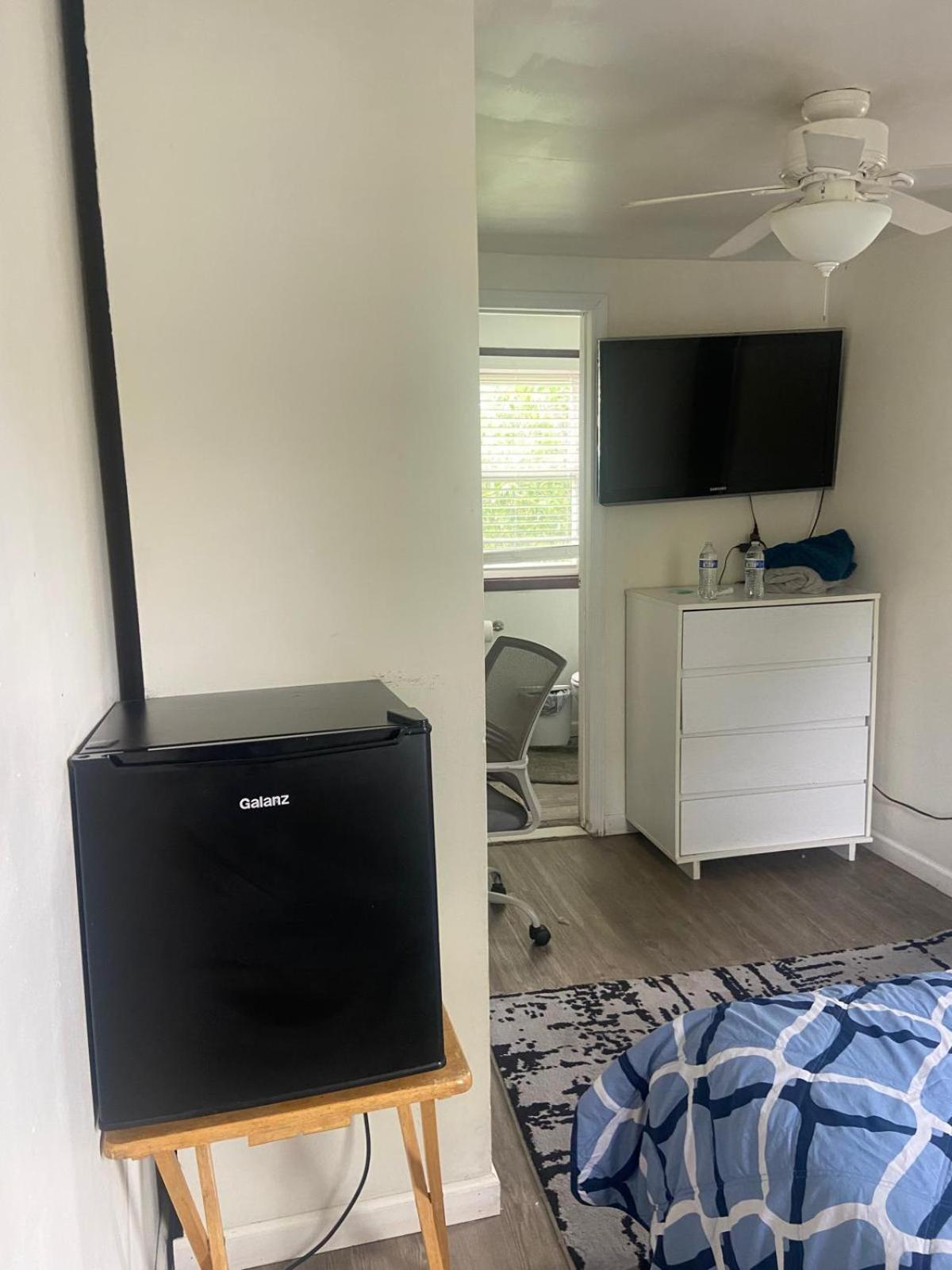 Cozy With Private Bathroom New York