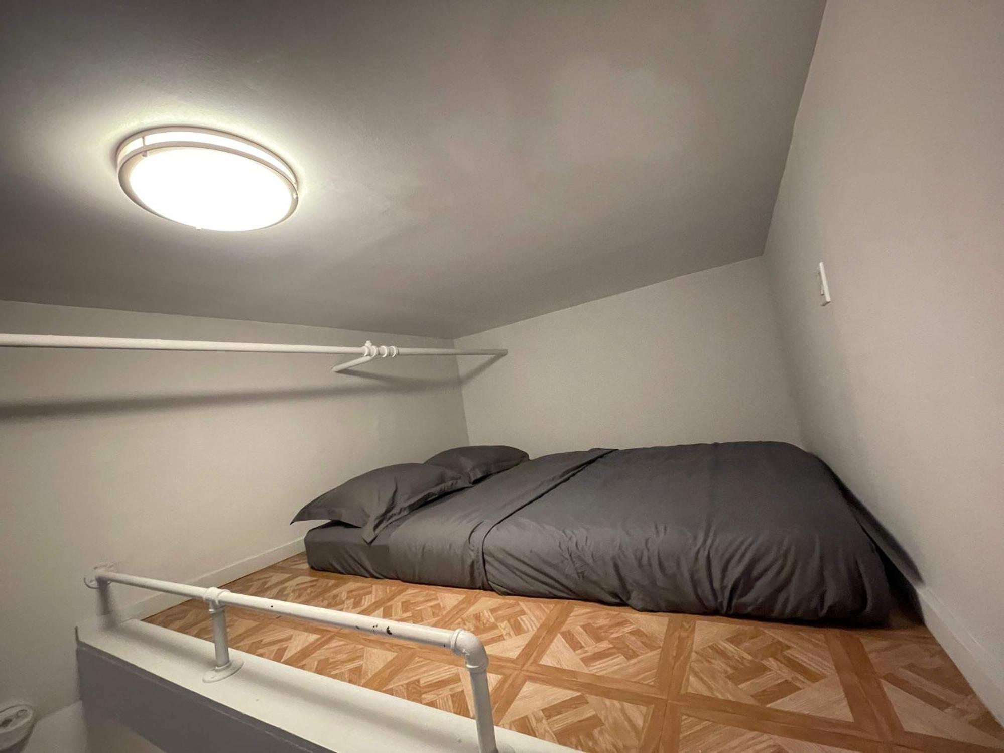Apartment Union Square 4 With Shower - Shared Toilet *
