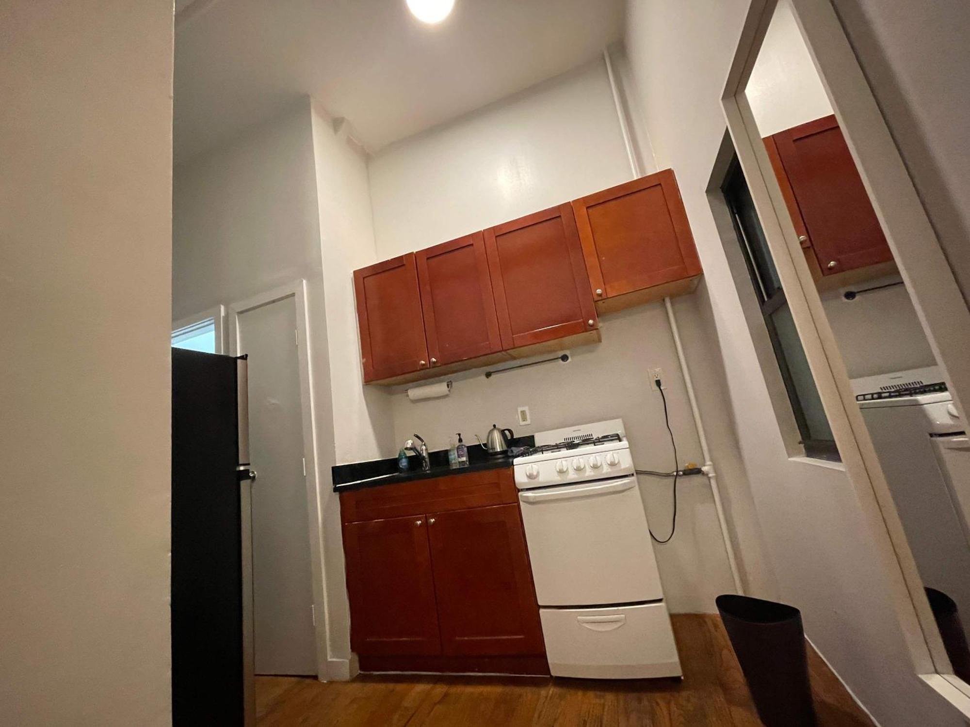 Union Square 4 With Shower - Shared Toilet Apartment New York