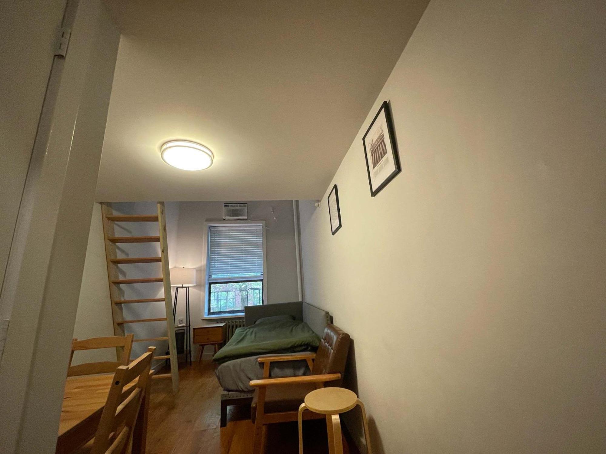 Union Square 4 With Shower - Shared Toilet Apartment