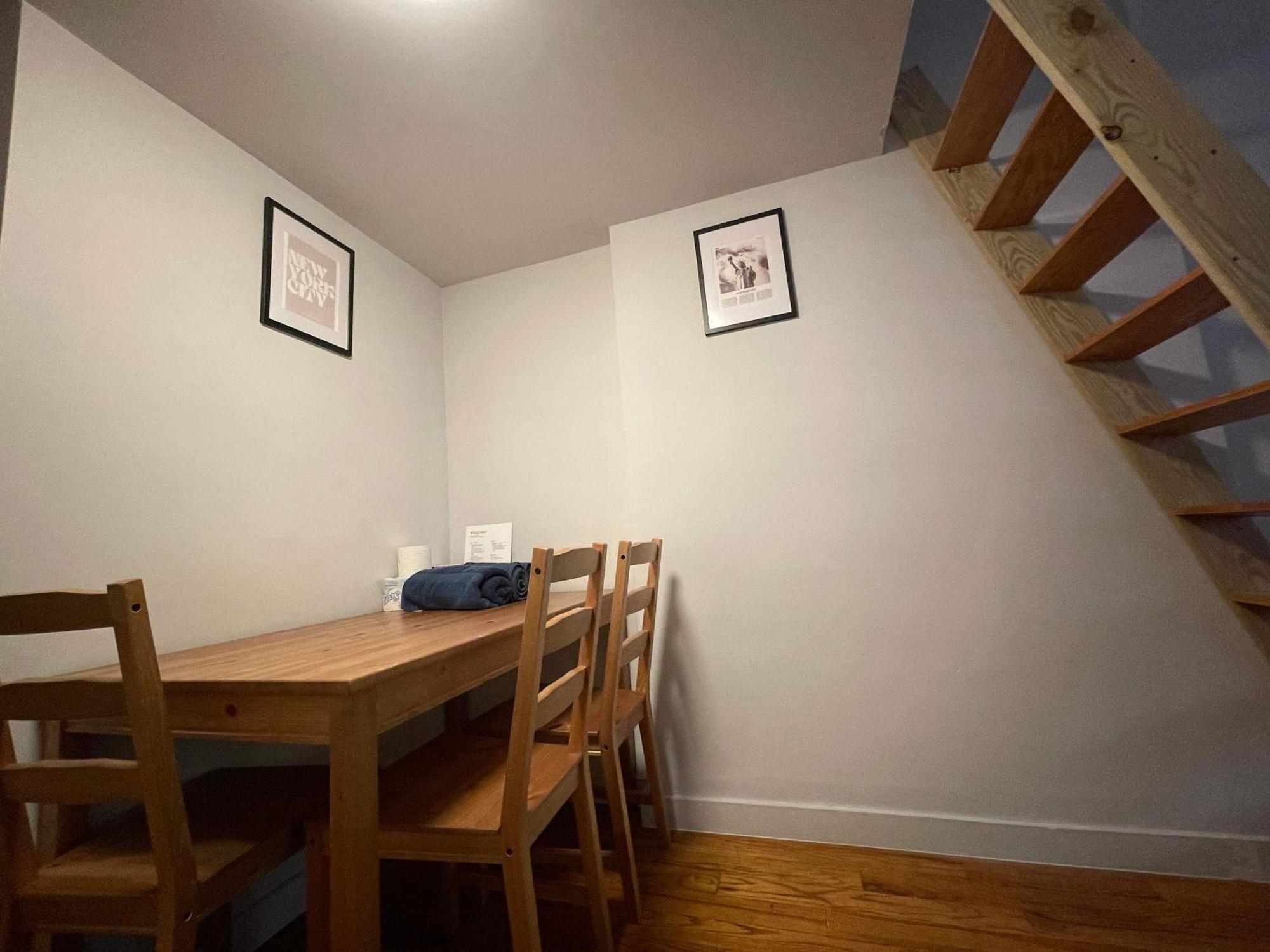 Union Square 4 With Shower - Shared Toilet Apartment *