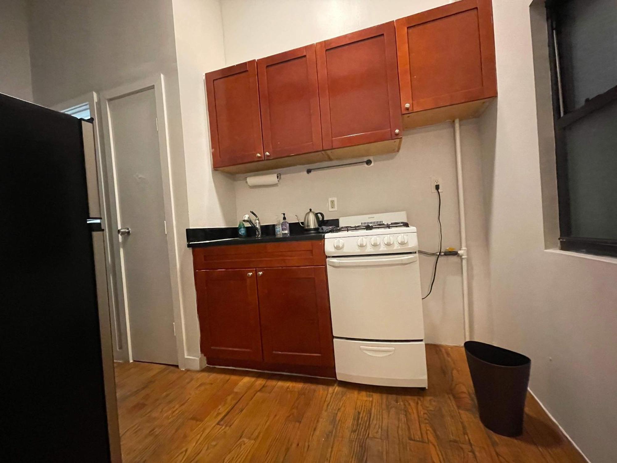 Union Square 4 With Shower - Shared Toilet Apartment New York