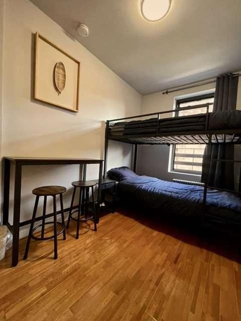 Apartment Chelsea 5 - Shared Bathroom - 5th Floor Walk Up New York