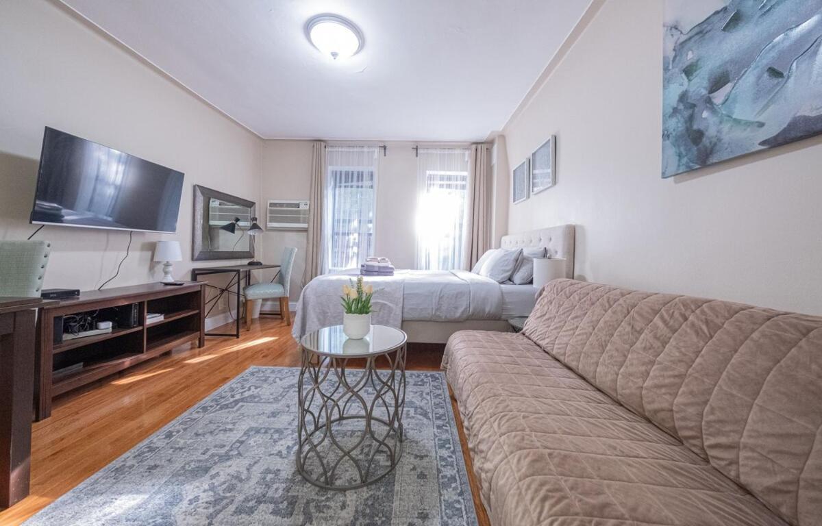 Close To Park, Lenox Hill & Ny Presbyterian Apartment *
