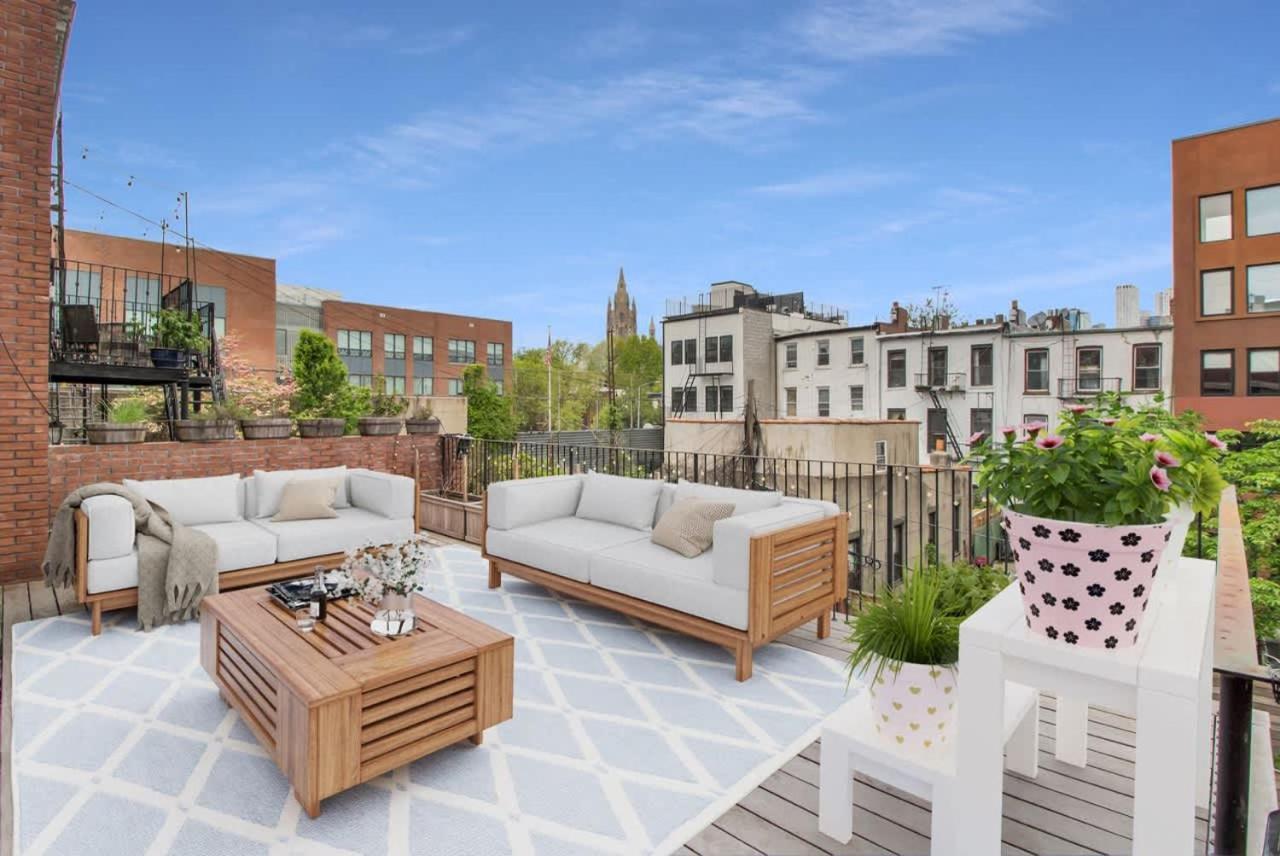 Holiday home 399- Luxury 6br 5baths Townhouse With Garage In Carroll *