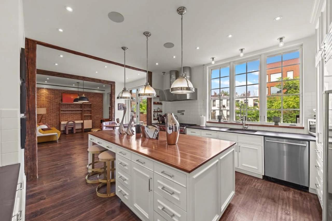 399- Luxury 6br 5baths Townhouse With Garage In Carroll