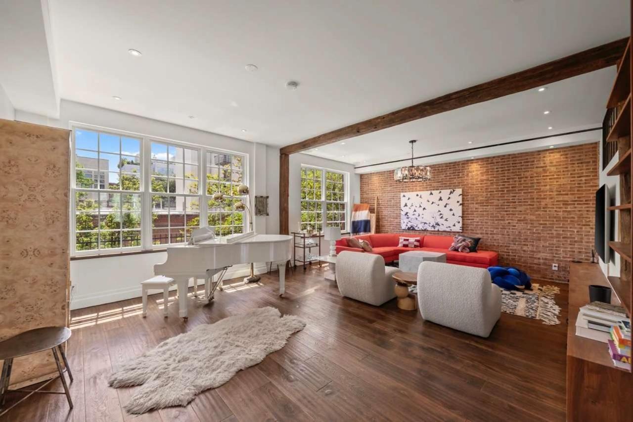 399- Luxury 6br 5baths Townhouse With Garage In Carroll * New York