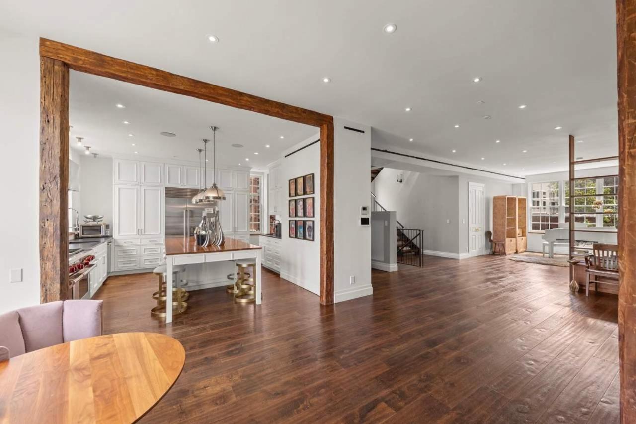 399- Luxury 6br 5baths Townhouse With Garage In Carroll