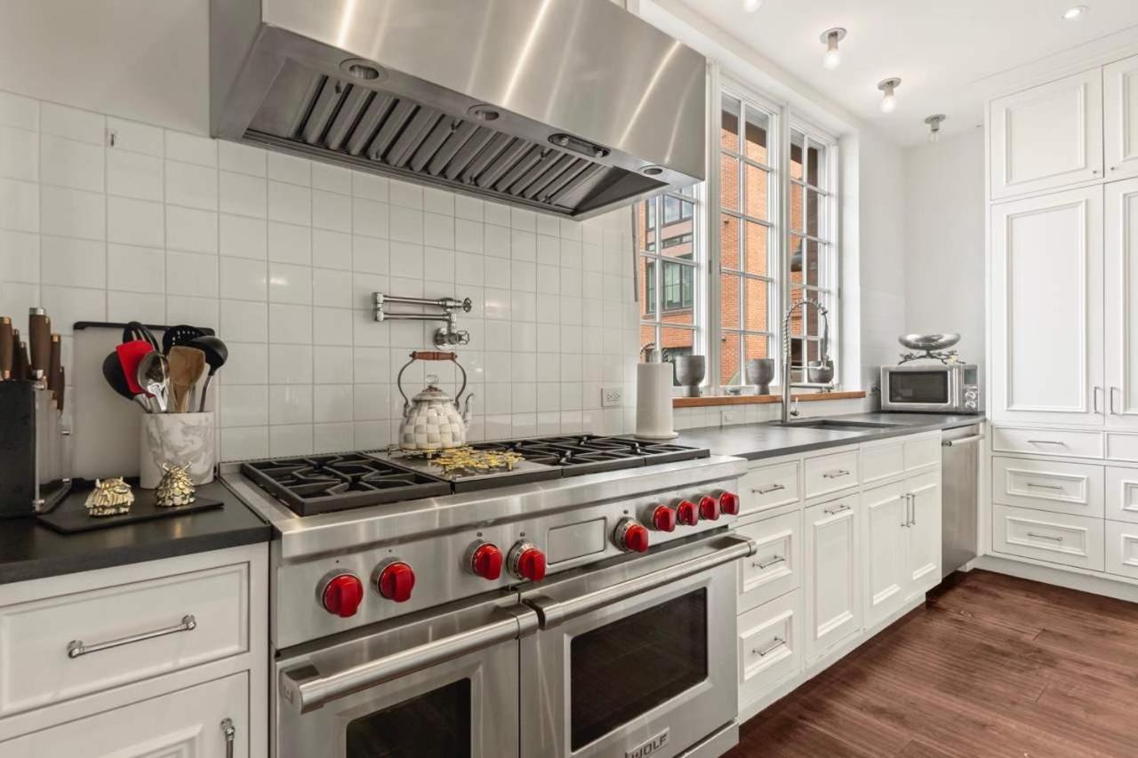 Holiday home 399- Luxury 6br 5baths Townhouse With Garage In Carroll *