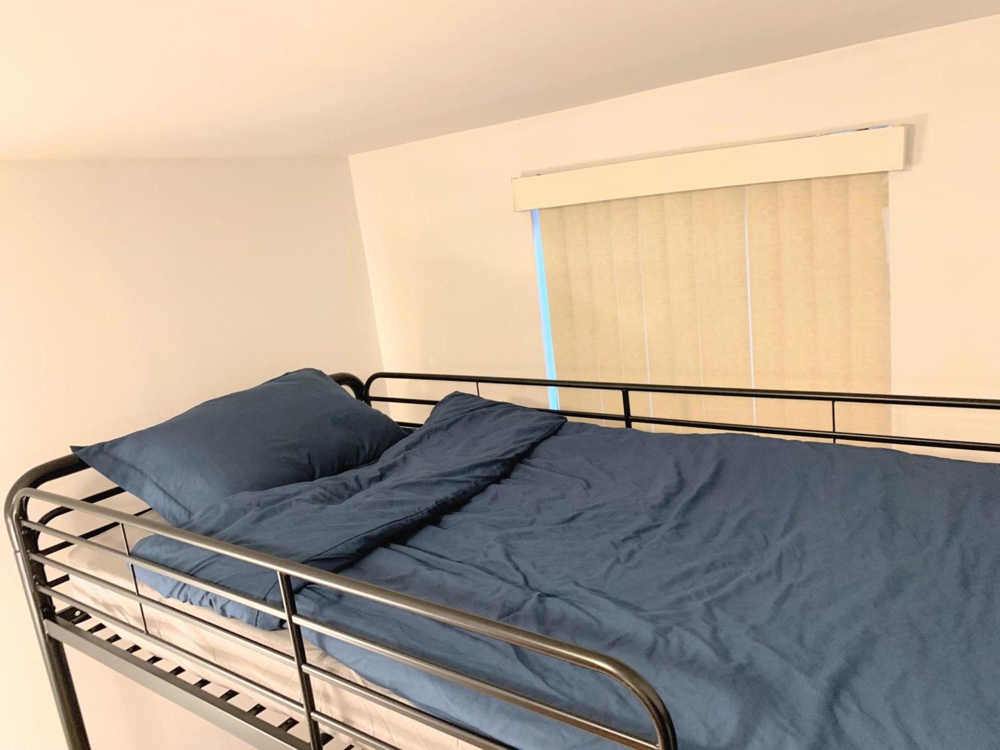 Shered Bathroom 4 Sofabed + Loftbed + Kitchen Apartment New York