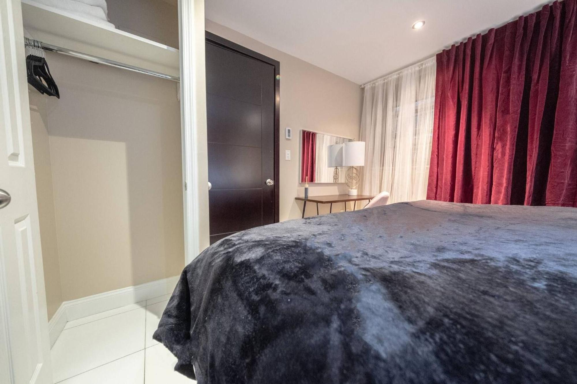 Spacious 4br 2ba Duplex With Private Patio Wd Appartement New York