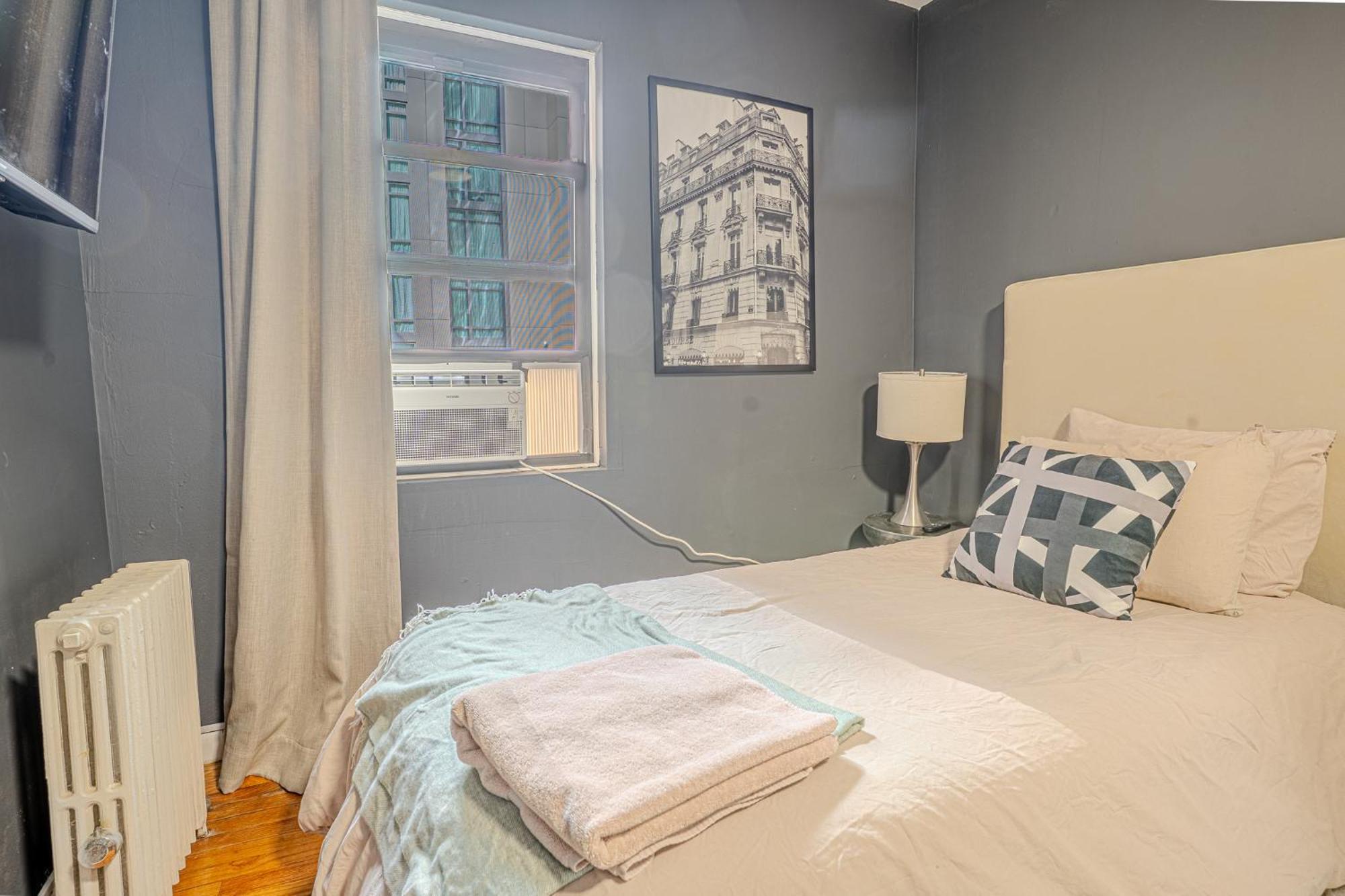 Stylish 3bd Near Empire Apartment