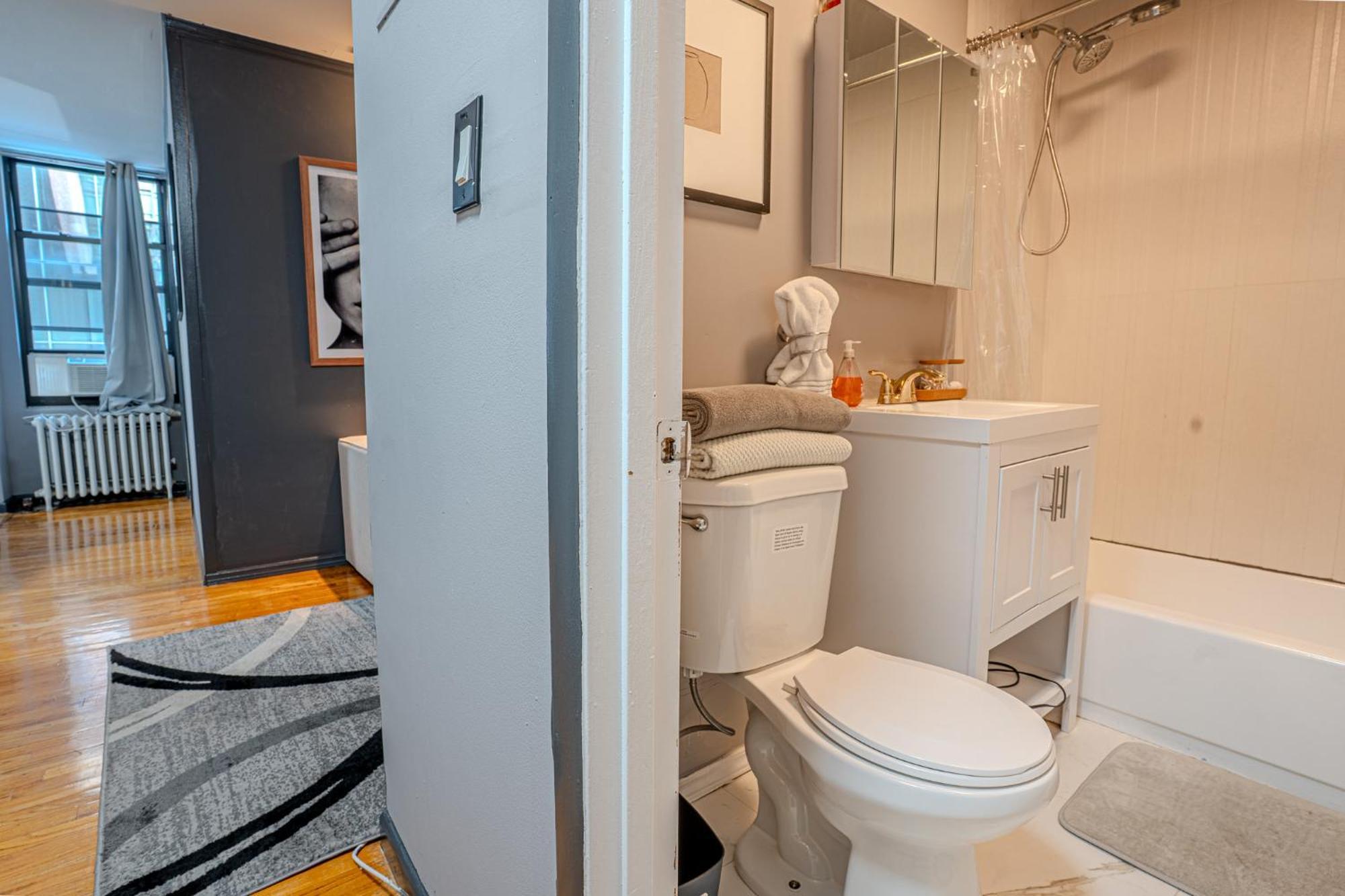 Apartment Stylish 3bd Near Empire New York