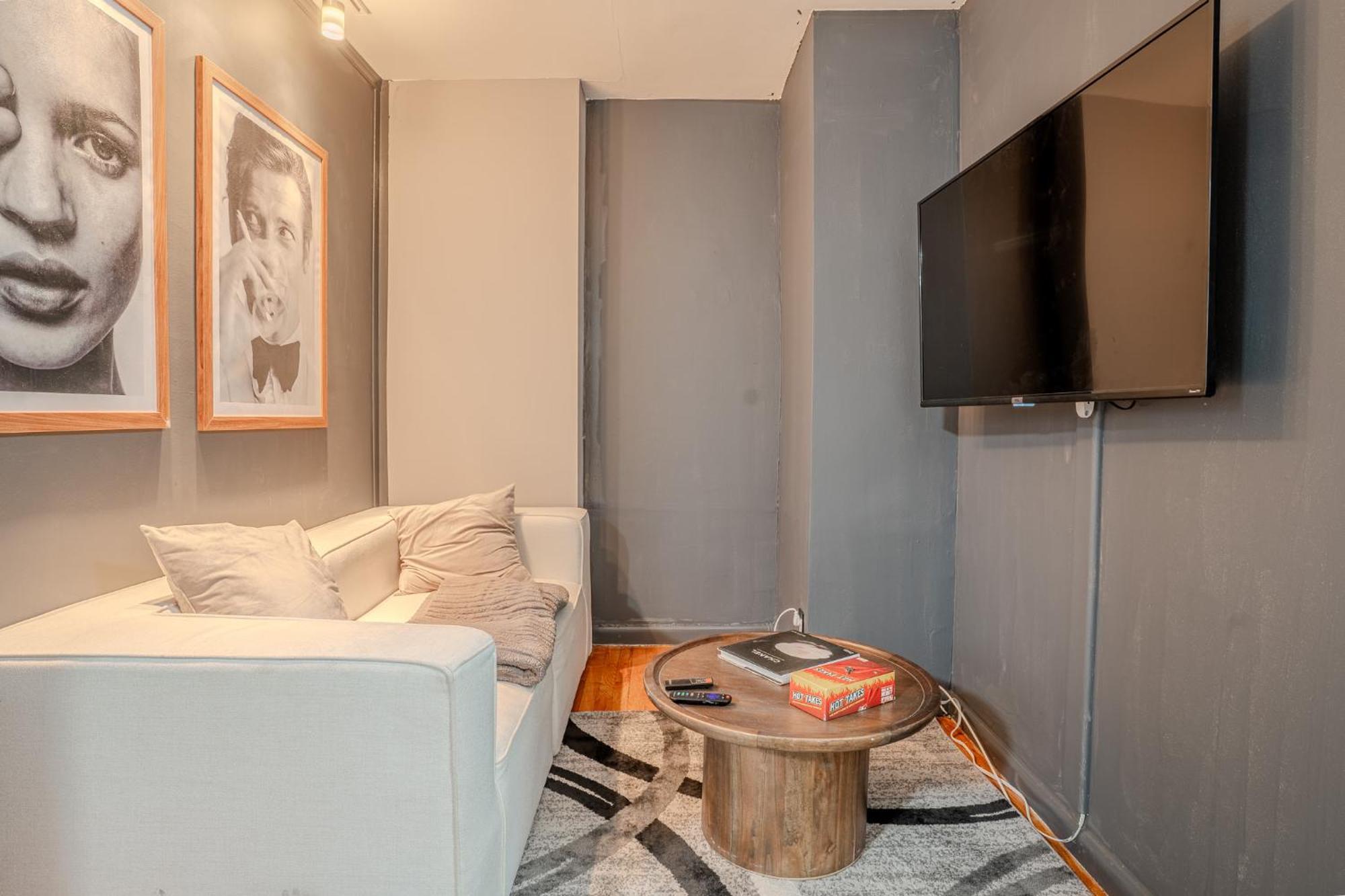 Stylish 3bd Near Empire