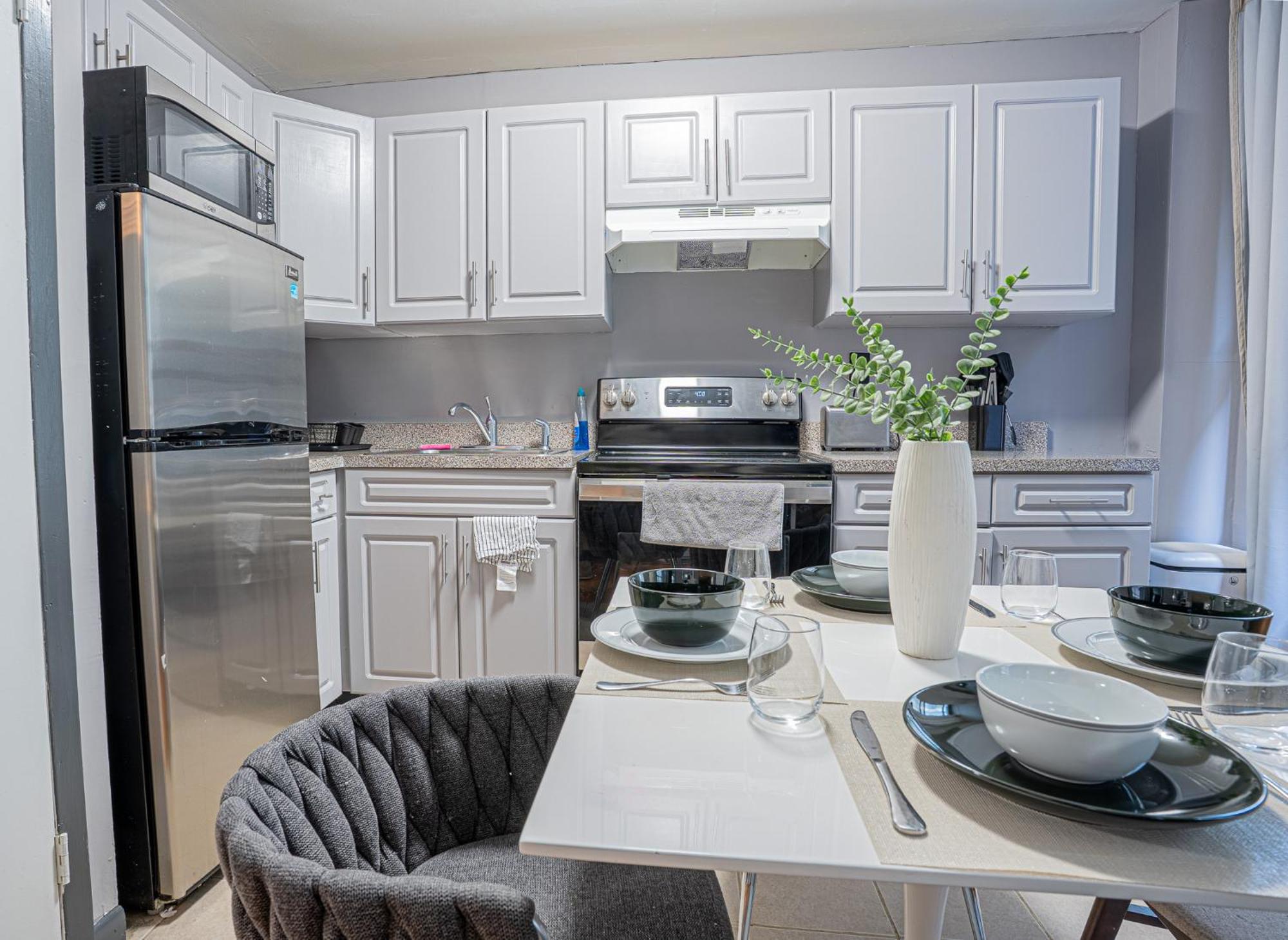 Apartment Stylish 3bd Near Empire