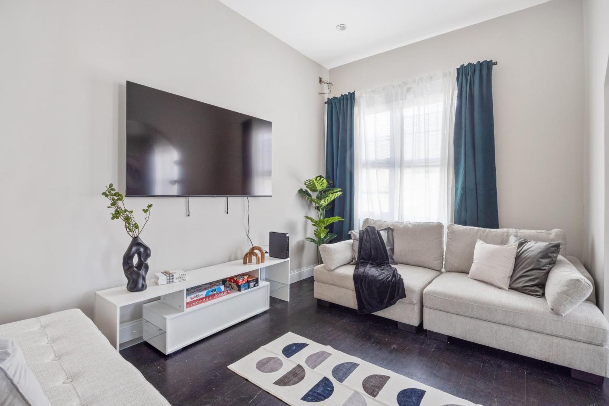 Apartment Biggest Duplex 6bd In Bushwick For 16 Guests