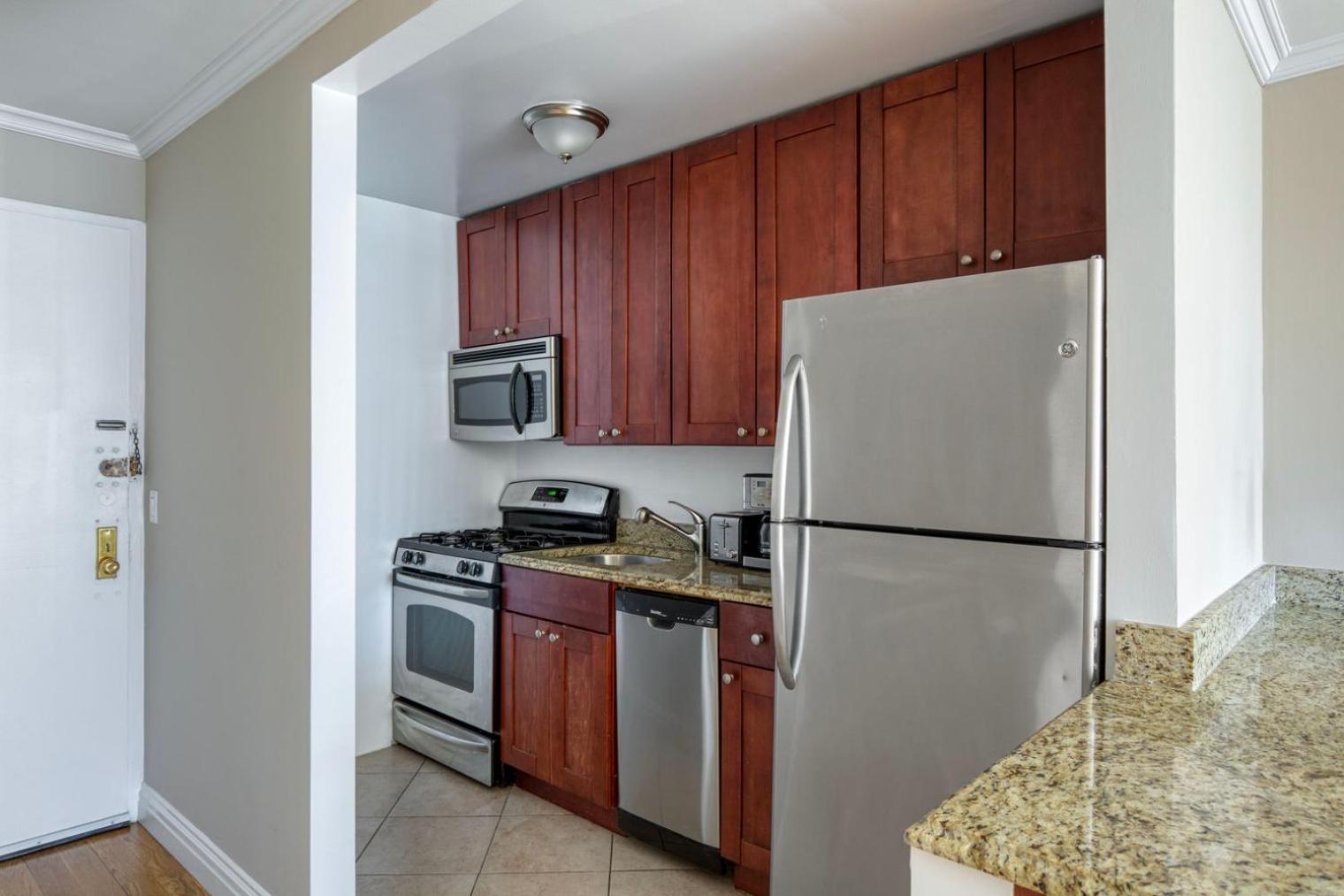 Uws 1br W Doorman Gym Nr Park Nyc-1323 *
