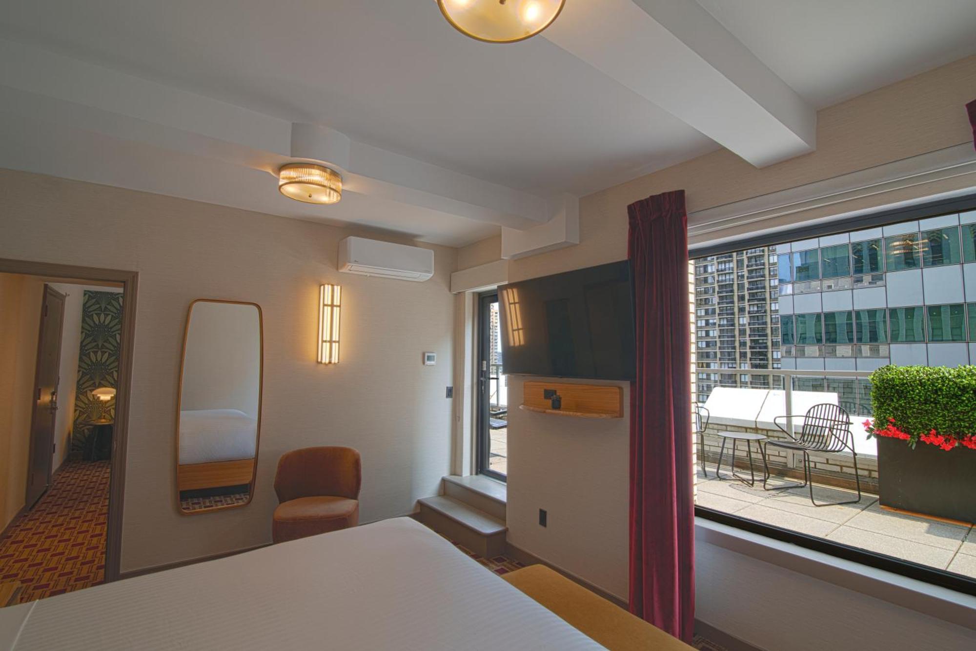 Edison Times Square 4*