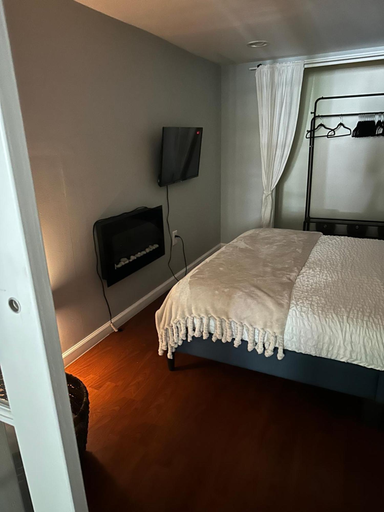 Apartment Morris Park Area