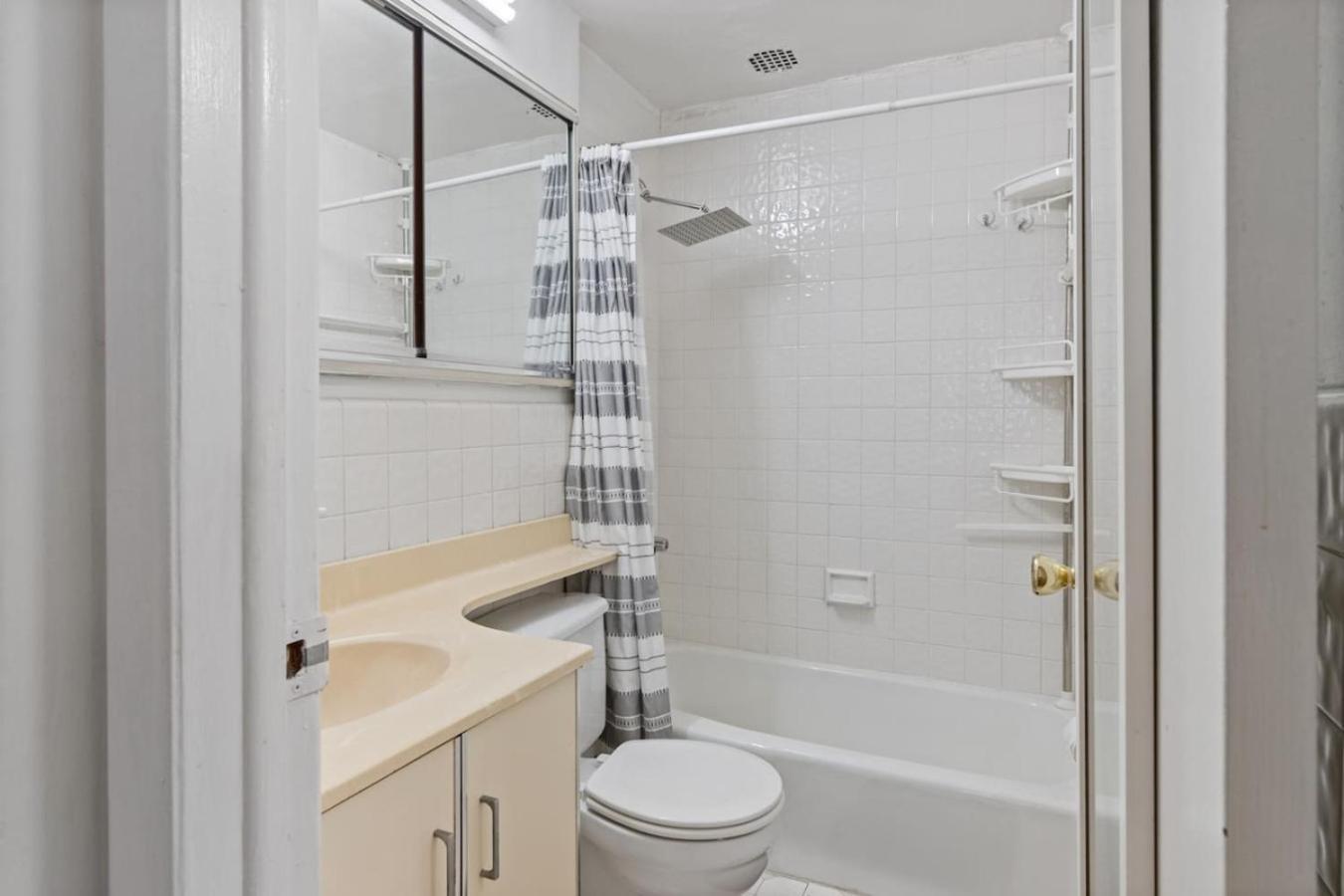 Stylish In Park Location Ever