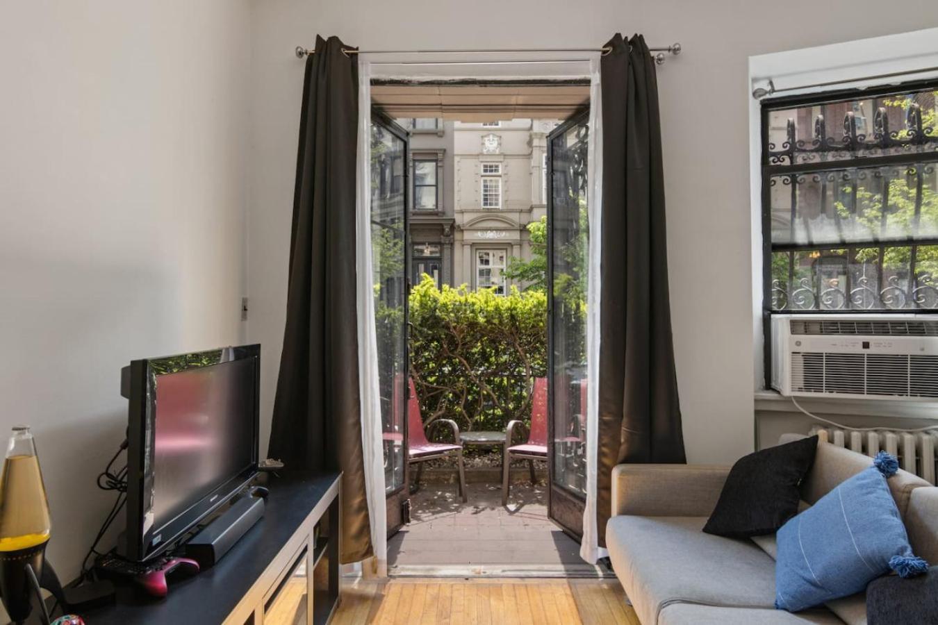 Apartment Stylish In Park Location Ever