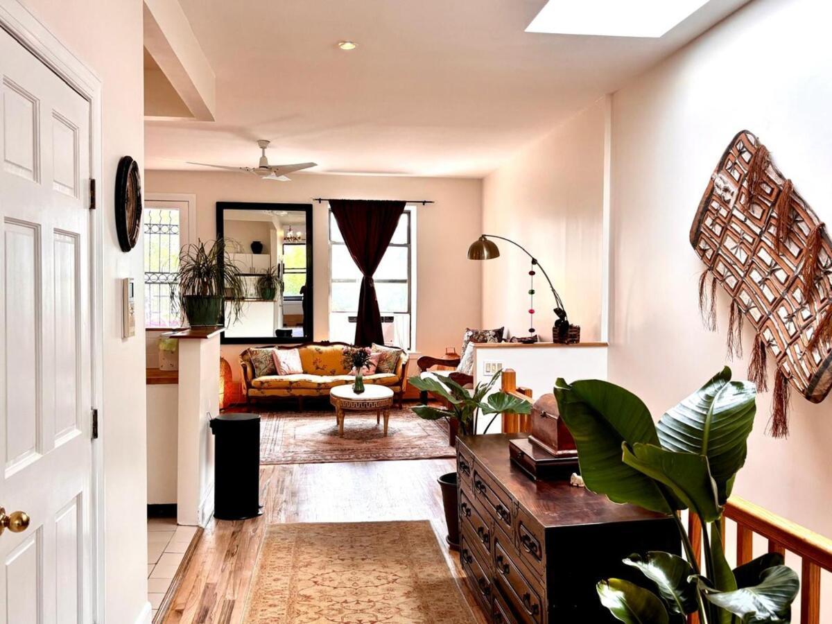 Private Spacious With 2 Bedrooms 2 Bathroomss And A Deck Apartment *