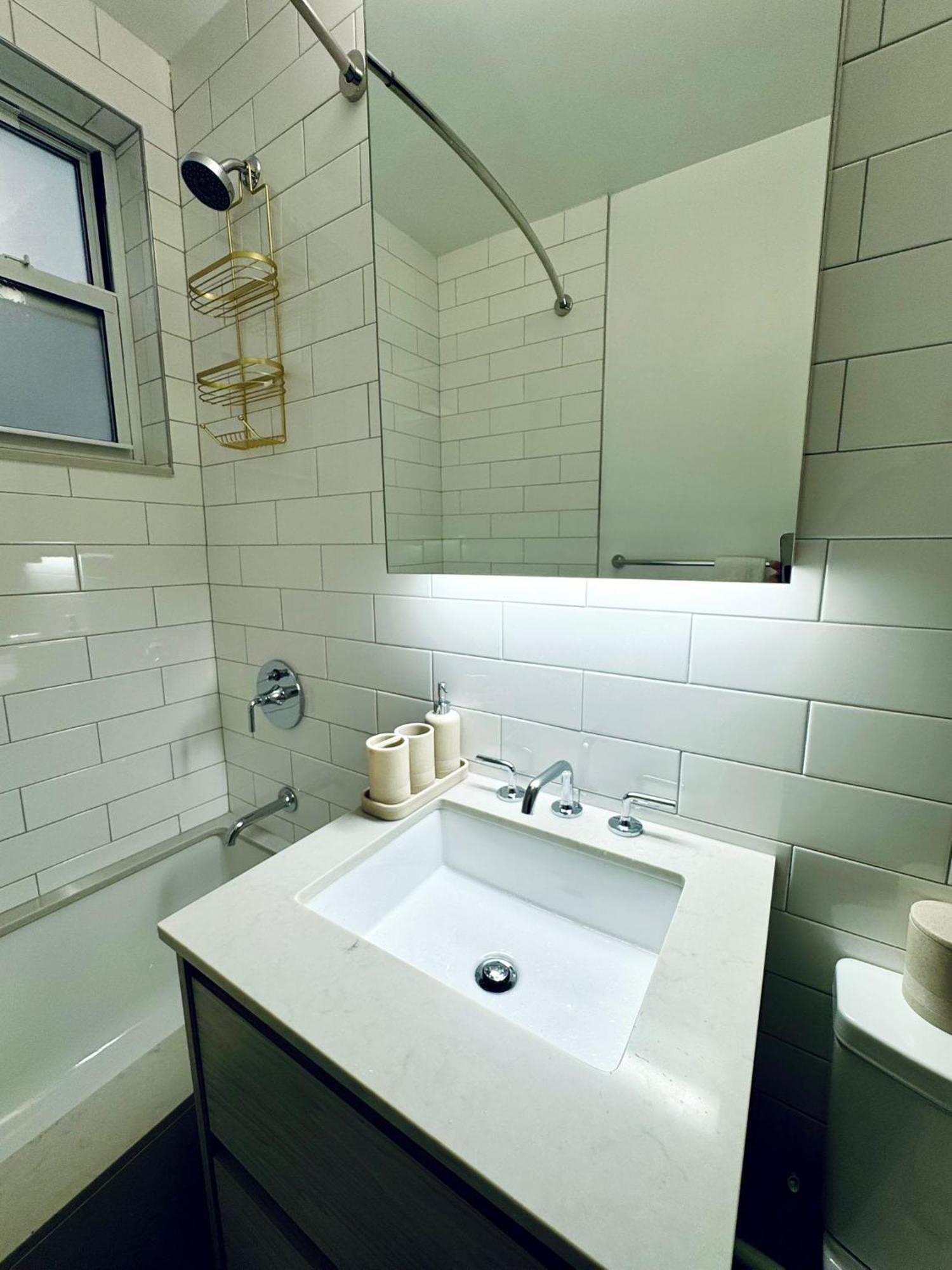 Upper East Side 2 Bedrooms Gem *