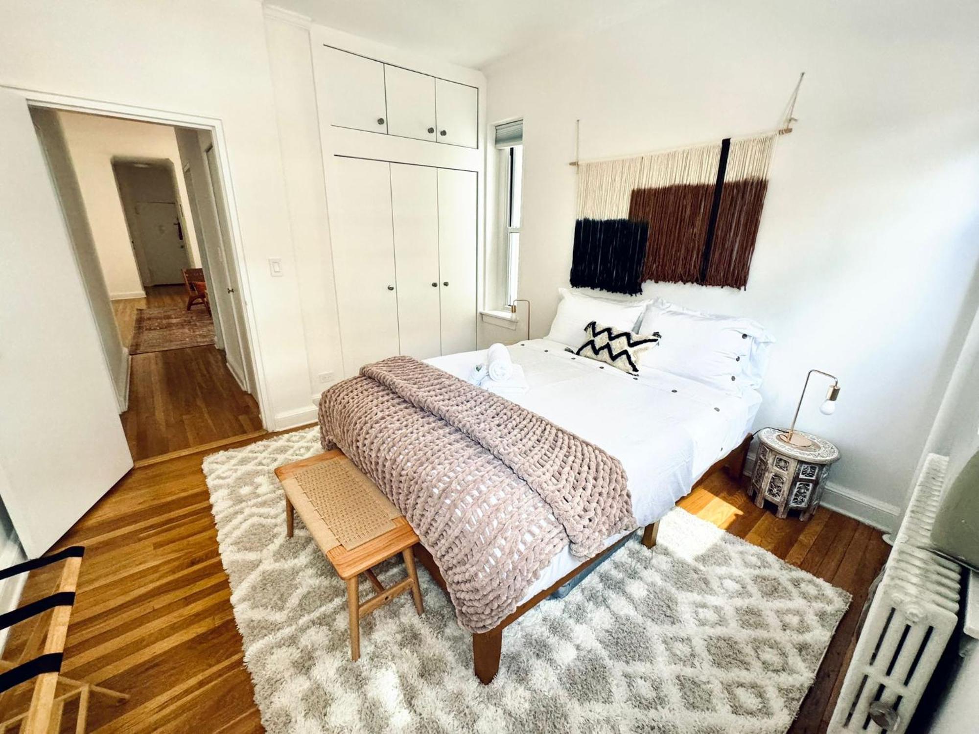 Upper East Side 2 Bedrooms Gem *