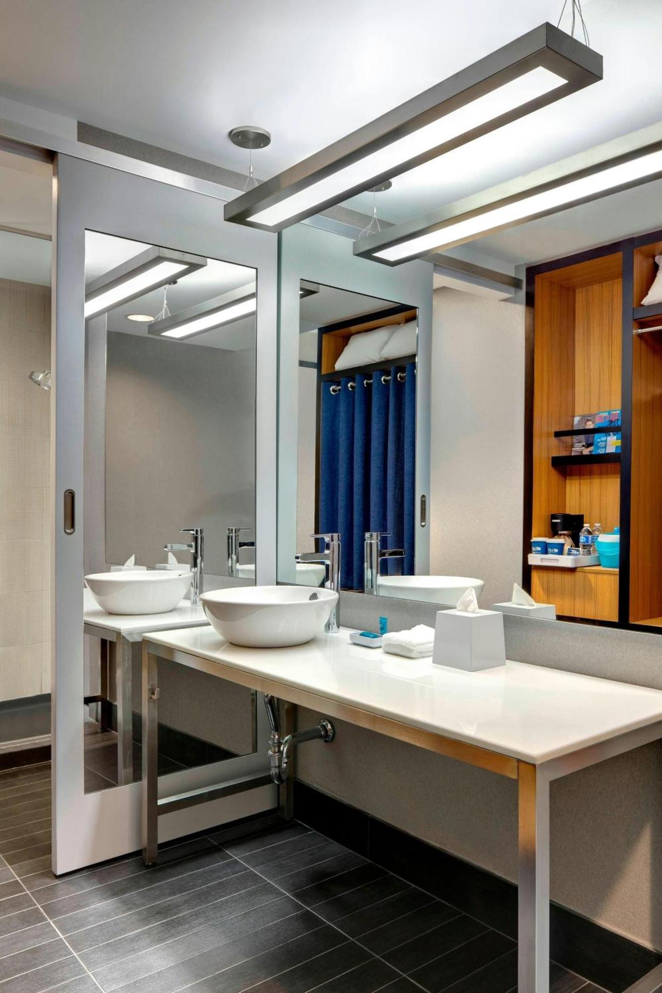 Aloft By Marriott New York Brooklyn Hotel New York