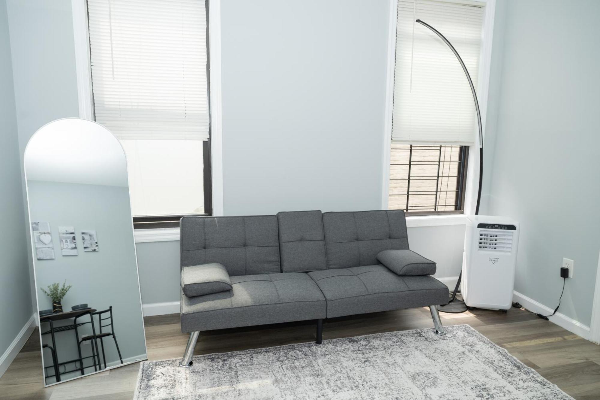 Homestay Ruby At Brighton 2-min Walk To Ocean & Subway Chic New York