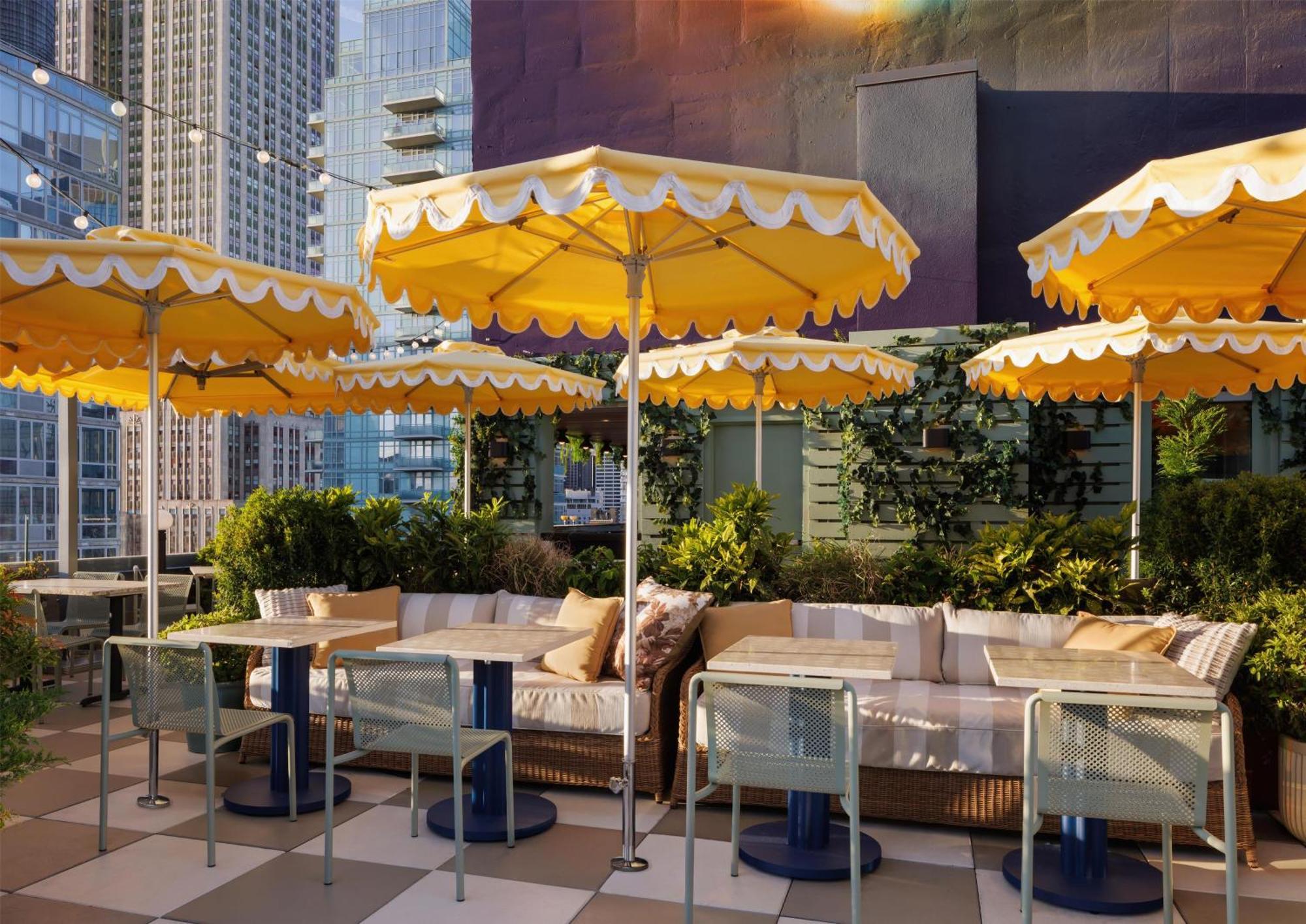 Arlo Nomad 4* New York