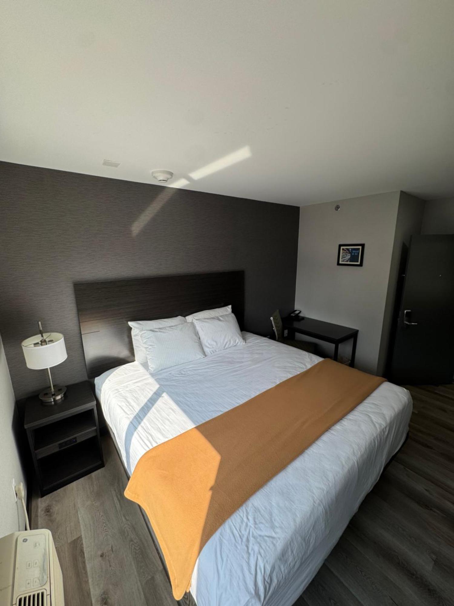 Hotel The - Long Island