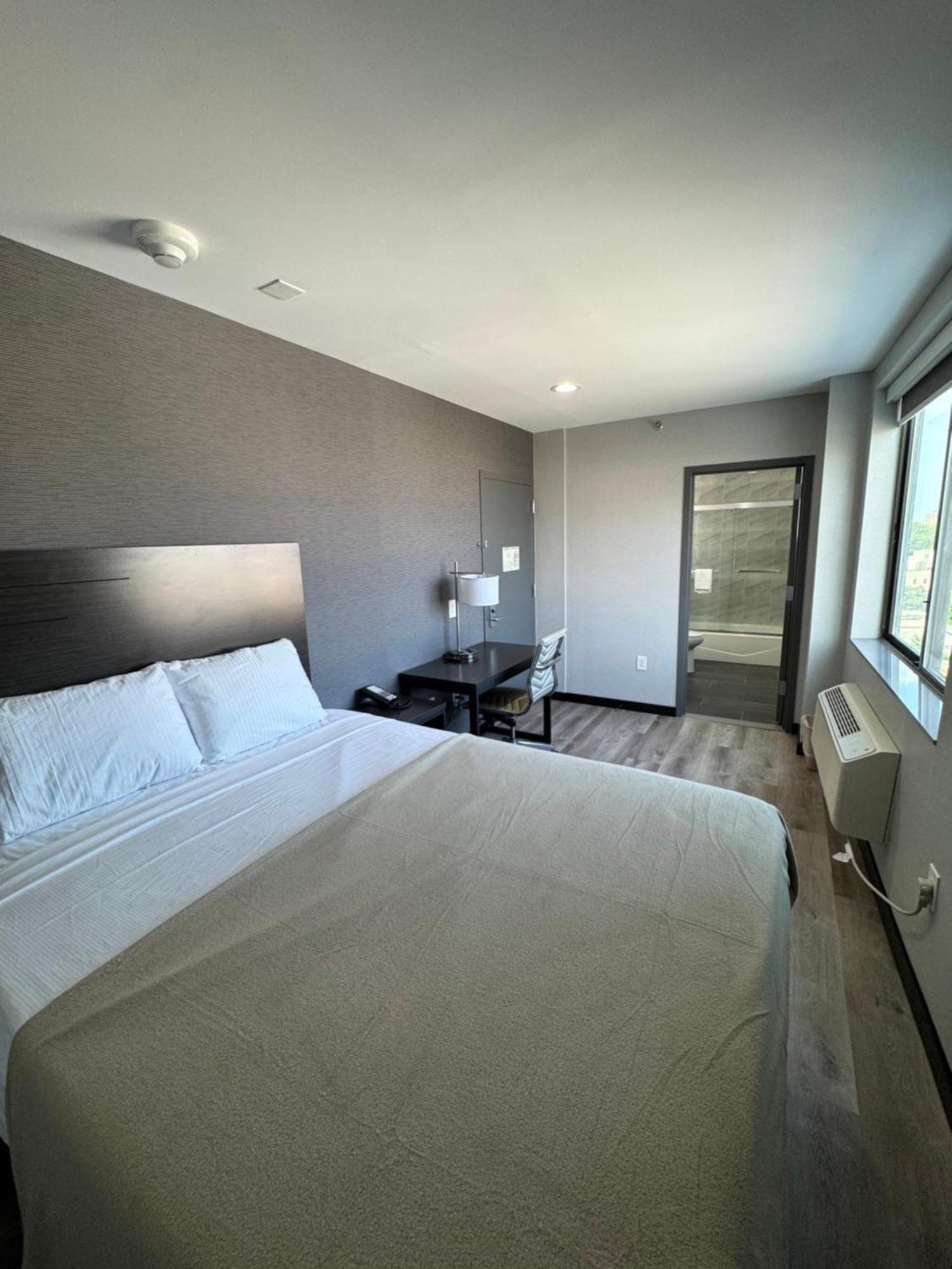 The - Long Island Hotel New York