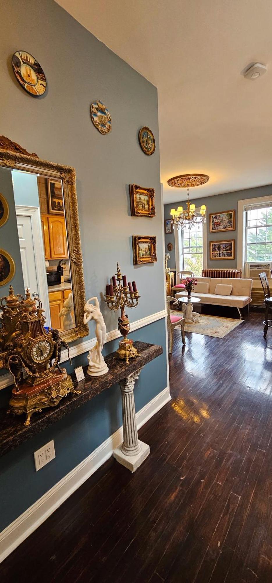 Apartment Luxurious At Colonial Townhouse