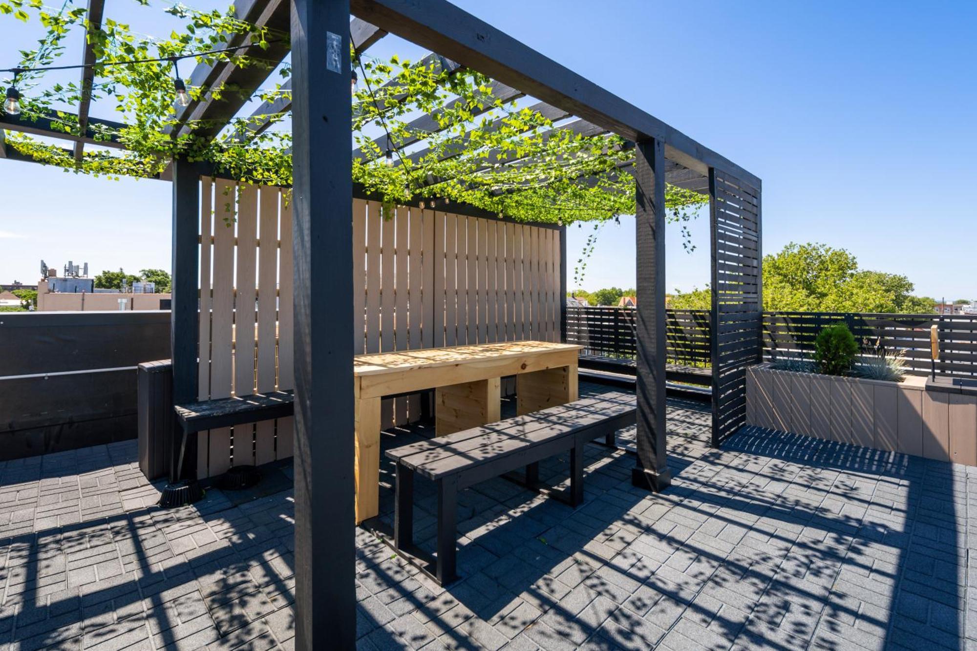 Brooklyn Bay Lofts - Modern Chic With Rooftop Terrace