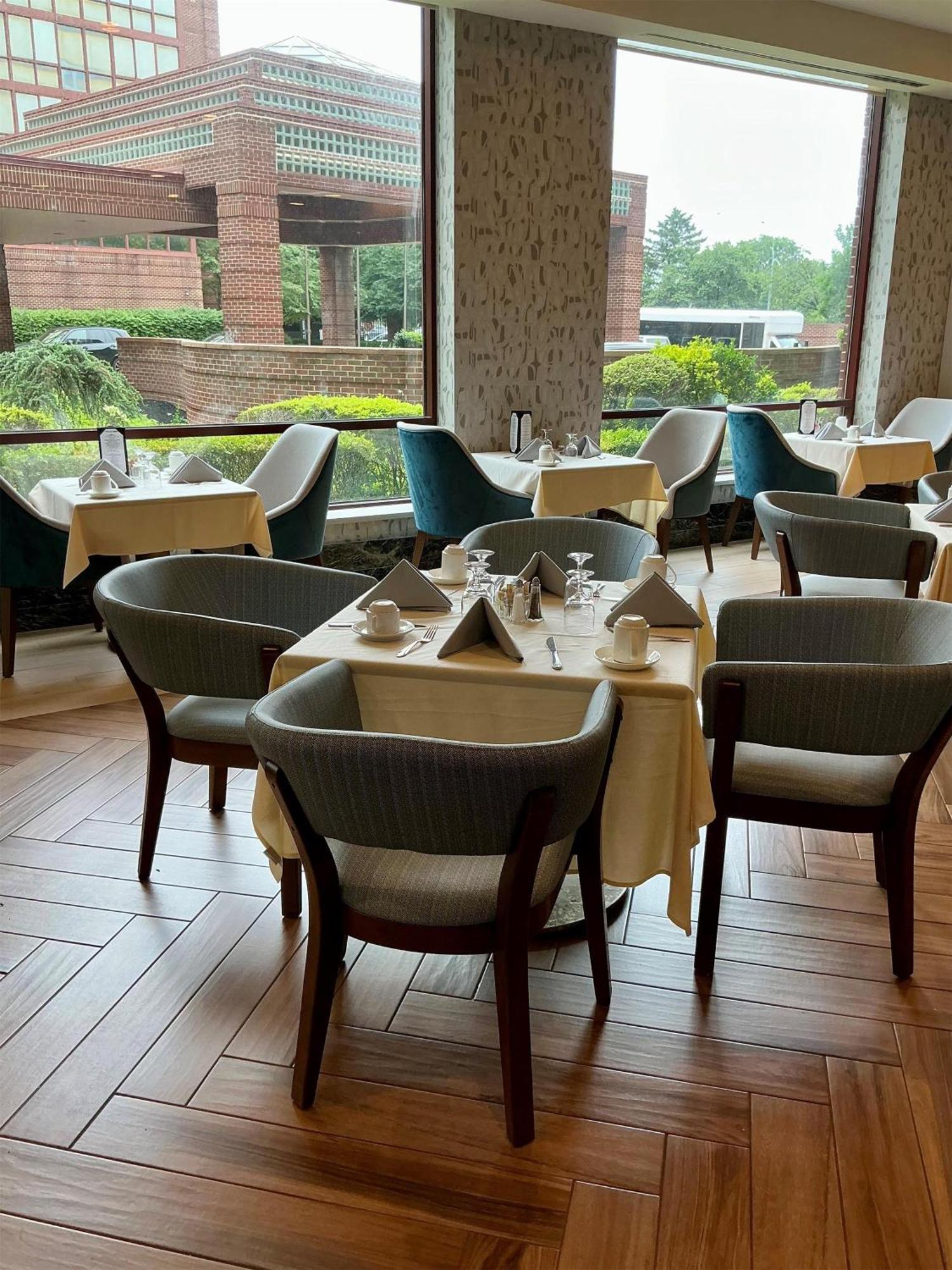 Doubletree By Hilton New York-laguardia Hotel