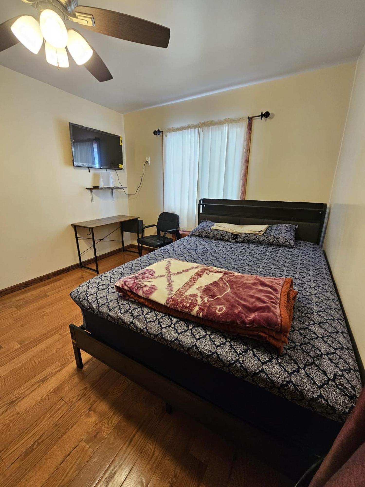 Mukbul & Nesa Jamaica House Apartment