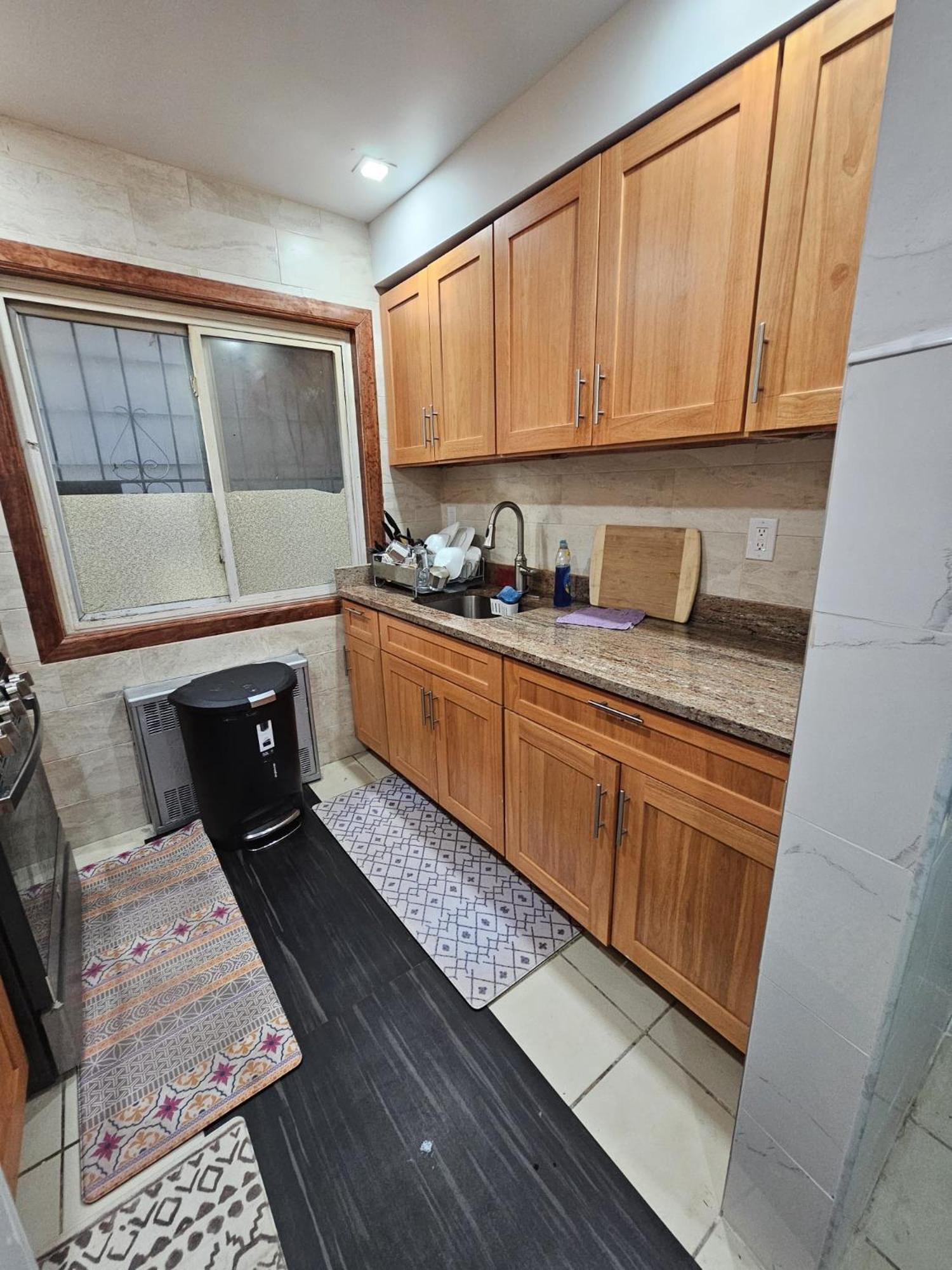 Mukbul & Nesa Jamaica House Apartment *