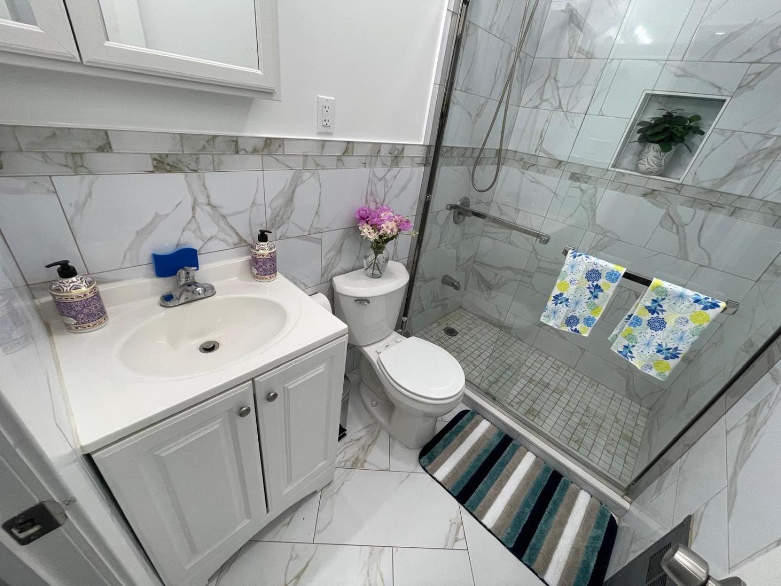 Luxury With Attached-bath Near Jfk Ny