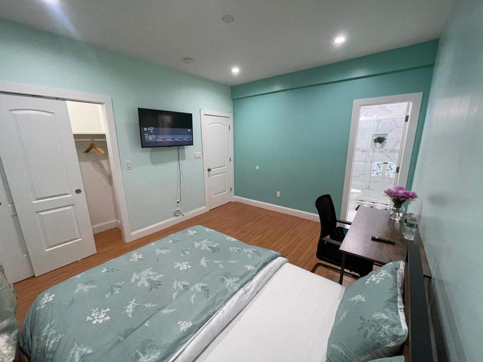 Luxury With Attached-bath Near Jfk Ny *