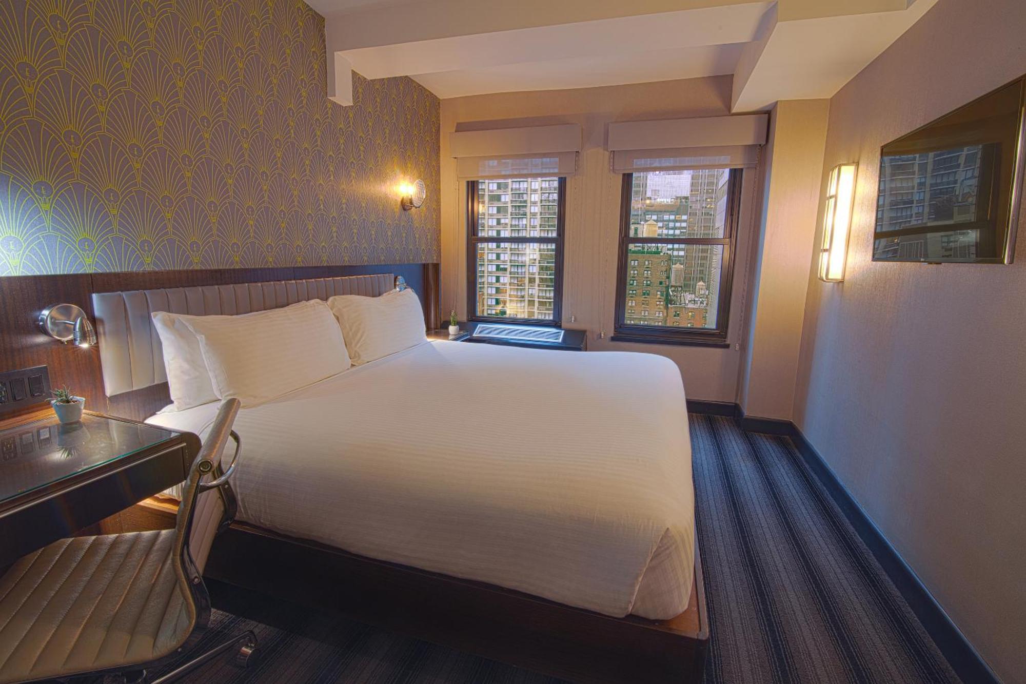 Edison Times Square 4*