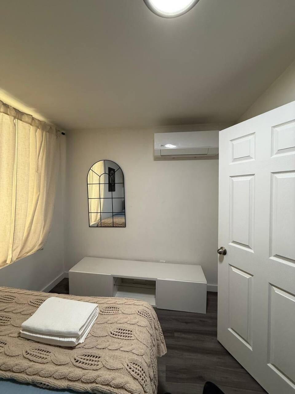 3bd Spacious Unit Close To Park Apartment