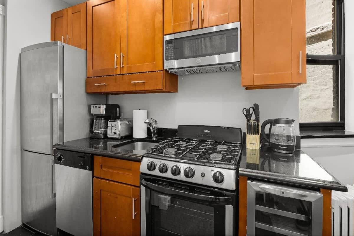 Stylish In Trendy East Village Apartment New York