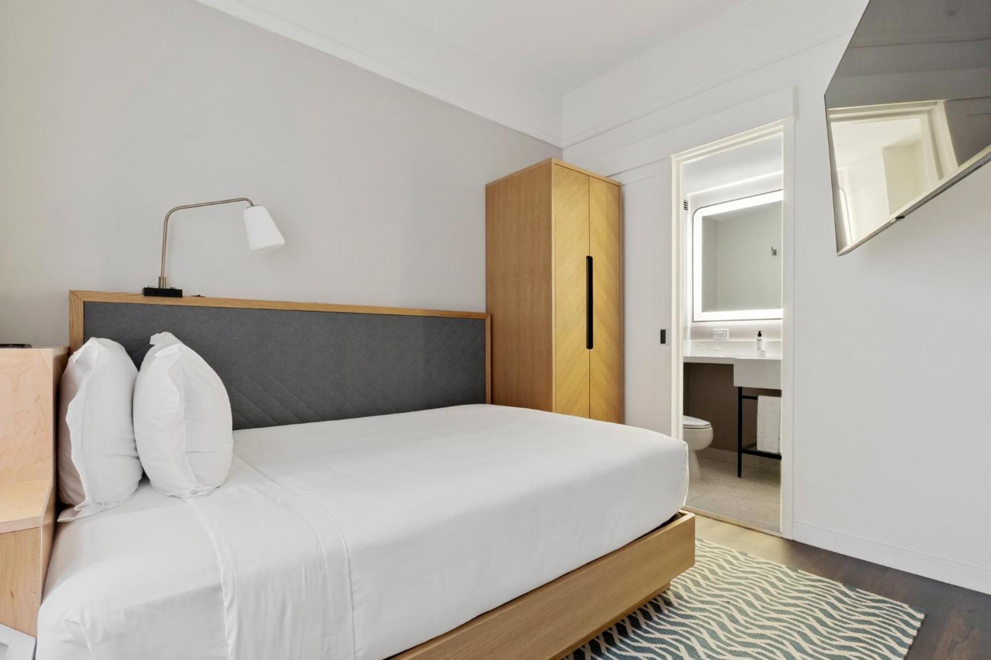 Newly Renovated At Club Quarters Times Square, Hotel 4*